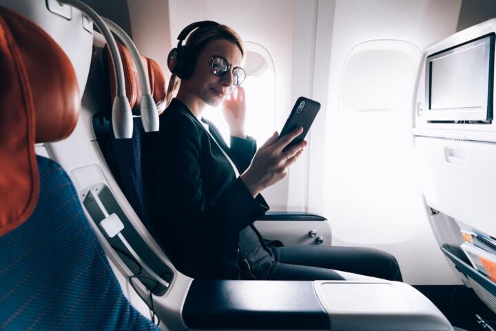 Best Active Noise-Cancelling Headphones for Long-Haul Flights